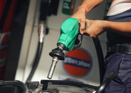 پاسخ به معمای جدید در خیابان‌ها/دلیل شلوغی جایگاه‌های پمپ بنزین چیست؟